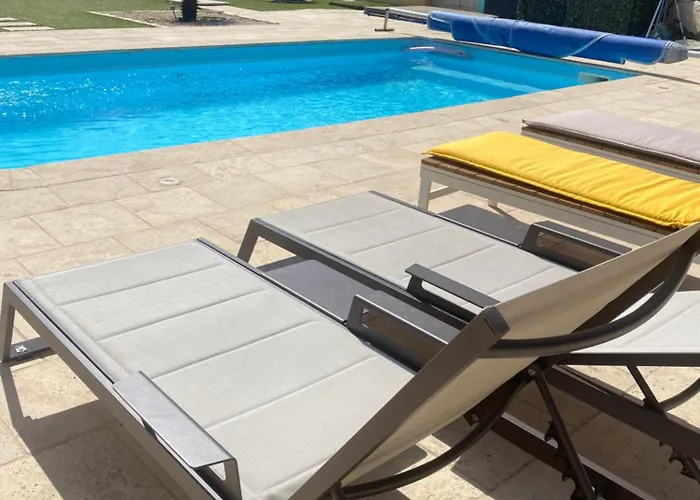 Detente Bas De Villa Jacuzzi, Piscine A 15 Min De Nice