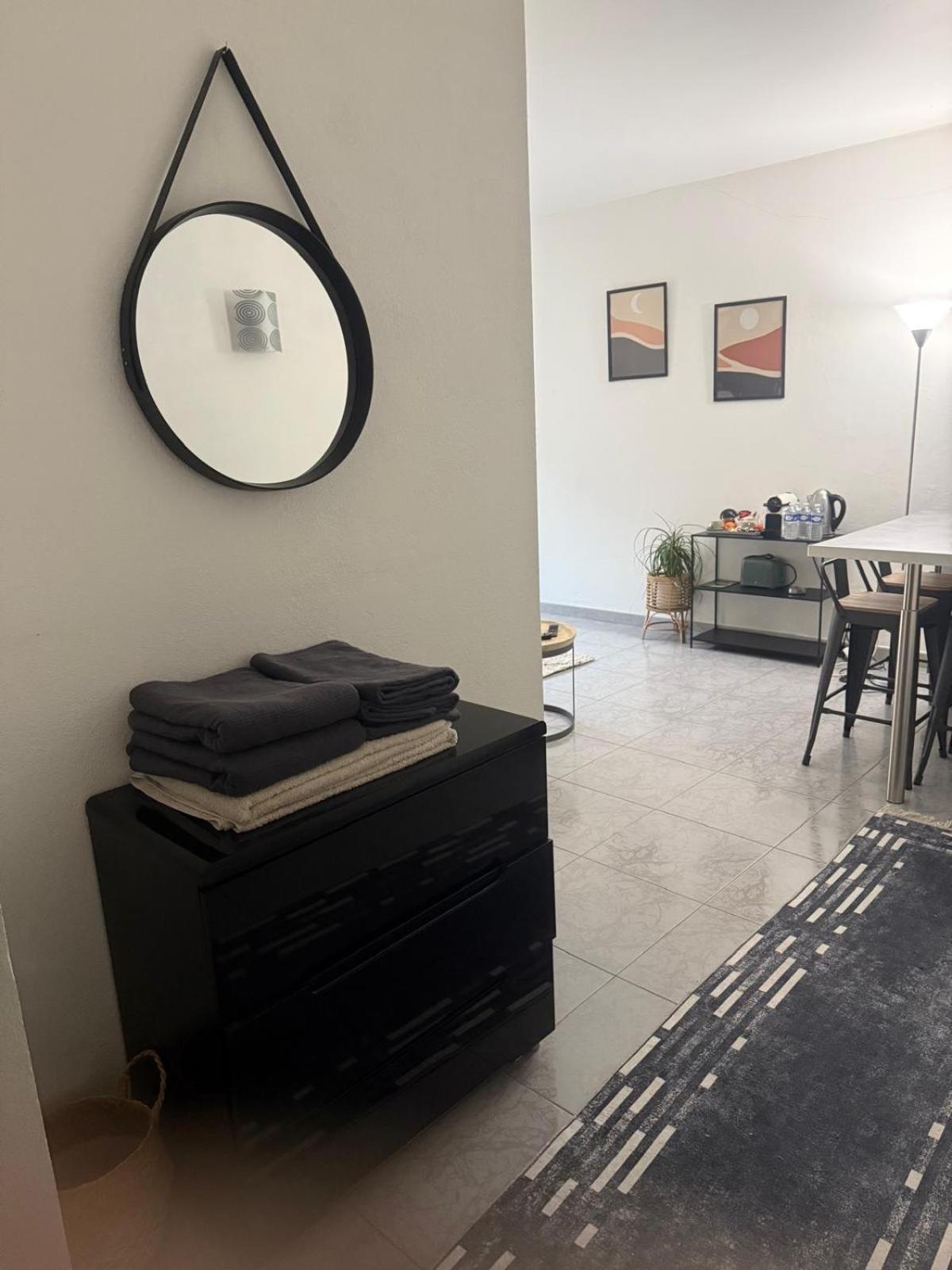Detente Bas De Jacuzzi, Piscine A 15 Min De Apartment Carros